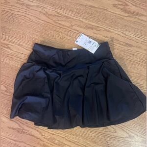Halara brand new with tag skater style skort.